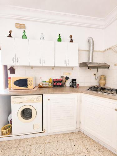 Studio spacieux et lumineux à Ez Zahra (Studio spacieux et lumineux a Ez Zahra) in Ezzahra