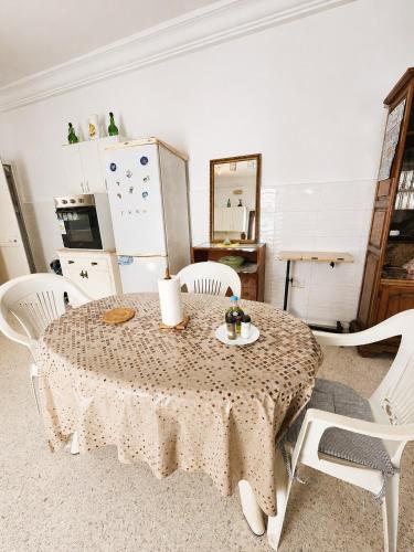 Studio spacieux et lumineux à Ez Zahra (Studio spacieux et lumineux a Ez Zahra) in Ezzahra