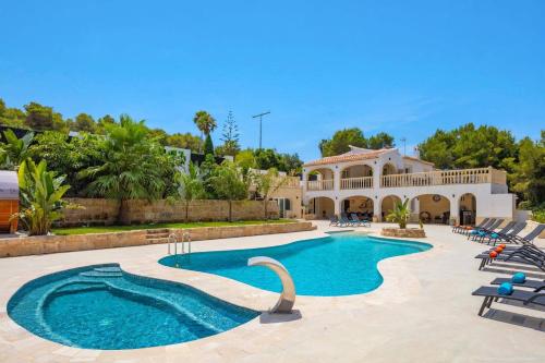 Villa El Silencio by Villa Plus