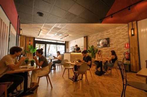 kawasan lounge/TV kongsi, U-nit Hostel Central Park in Valencia