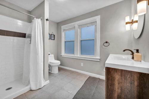 Cleveland Hideaway Near Beach & Restaurants - image 2