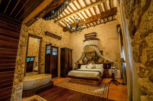 Casona - Luxury Colonial Room