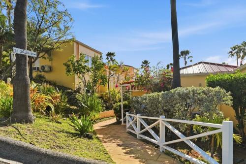 入口, Seaview Palms at Villa Madeleine in 提格斯灣