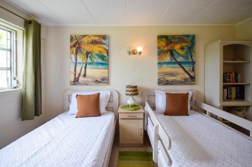 3 min walk from the beach - Bella Figura Apt 3 in Rockley