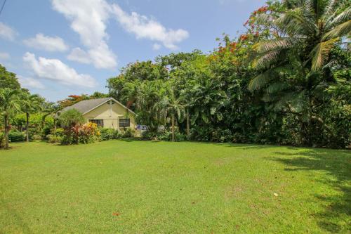 Villa with Private Pool and Sandy Lane Beach Club Access - Coral Gables - image 4