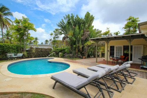 Amazing pool and nearby beach - Bliss - image 3