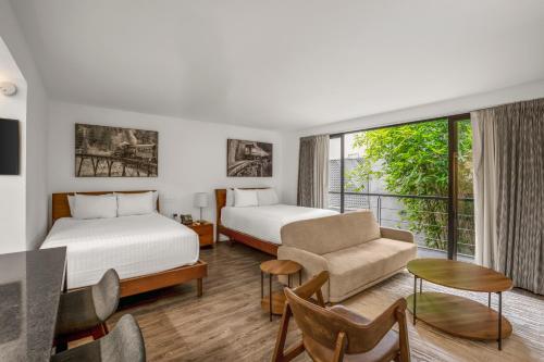 2 double beds, 1 sofa bed