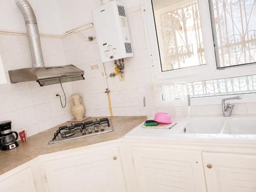 Studio spacieux et lumineux à Ez Zahra (Studio spacieux et lumineux a Ez Zahra) in Ezzahra