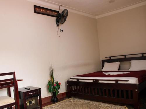 lůžko, Dreamland Anex Hotel branch - Airport road in Arua