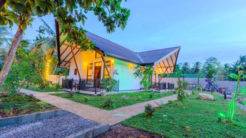 Akash Treehouse