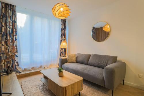 Chic 3-bedroom apartment-Patio-Garden-Downtown