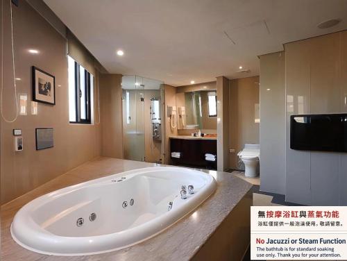 Via Hotel Breeze in Sanzhong District