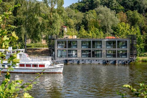 . Floatel Vilnius