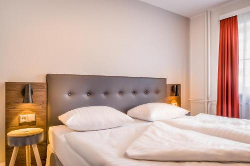 Signature Hotel Astoria - image 7