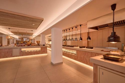 ห้องอาหาร, Universal Hotel Bikini in ซอนเซร์เบรา