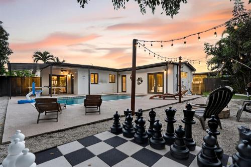 Hollywood Haven Private Pool BBQ Mini Golf in Emerald Hills