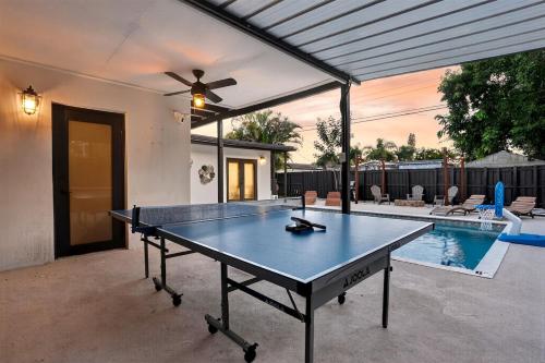 Hollywood Haven Private Pool BBQ Mini Golf in Emerald Hills