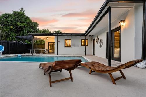 Hollywood Haven Private Pool BBQ Mini Golf in Emerald Hills