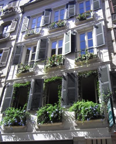 Hôtel des Arceaux - Hotel - Bayonne