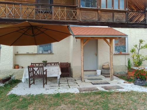 المرافق, Vila Zora in دوبرنا