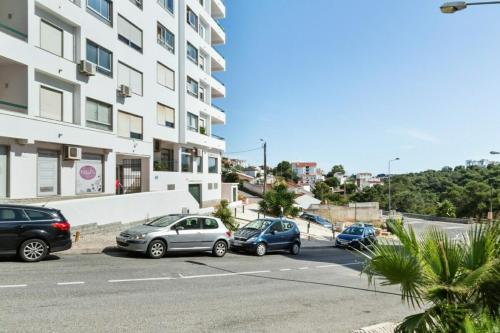 Lovely 2 Bedroom Apartment with Terrace in Cascais - image 4