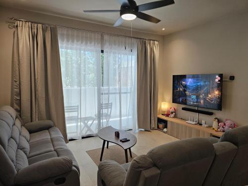 3BR Oasis: Poolside, Gym, Near Beach & Xcaret