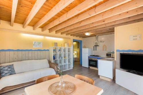 Blue Jasmine - Casa con terraza, acceso directo playa semi-virgen