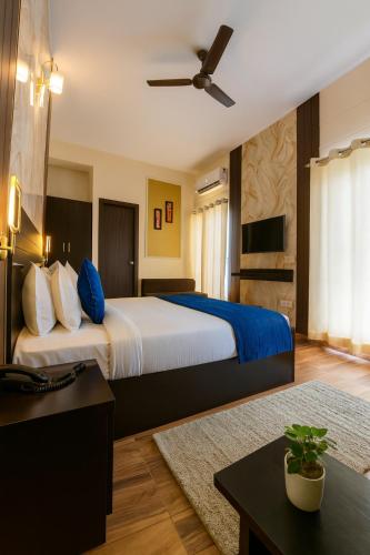 Madhav Resort Vrindavan # Prime Location # Luxury Rooms # Near Prem Mandir # Restaurant # Lift # Big Private Parking # Lawn # By Nandan Group #