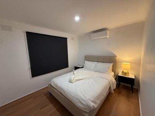 Modern Family Retreat- Specious in Melton South