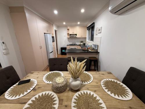 Modern Family Retreat- Specious in Melton South