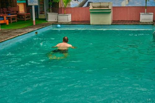 Blue Wave Resort Kribi in ครีบี