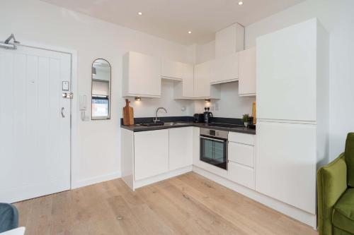 Desirable one bedroom apartment - image 3