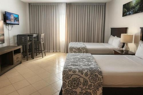 Fun by Sun Rentals direct beach access and full kitchen - image 2