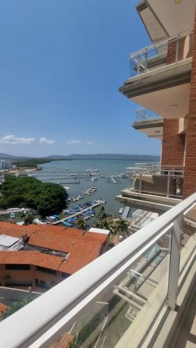 PREMIUM Puerto Varadero Apartamento con Vista al Mar y Planta Total in Tucacas