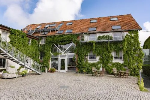 Hotel Bördehof, direkt an der A2 & A14, mit Restaurant in Barleben, Deutschland