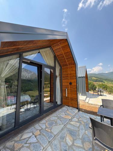 Hotelli välisilme, Vilat Lepushe in Lëpushë