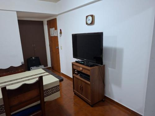 1 queen bed, 1 twin bed, 2 sofa beds