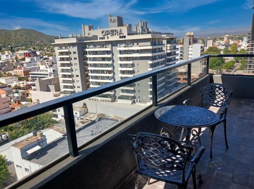 Dpto céntrico balcón con parrilla y piscina - image 5