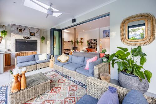Secure Family Retreat Constantia - image 3