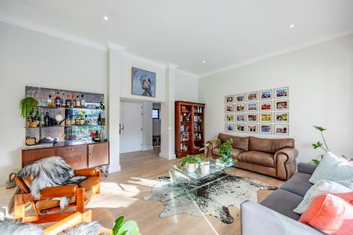 Secure Family Retreat Constantia - image 5