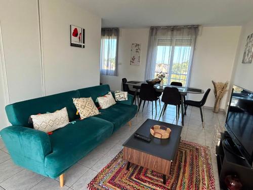 Le Botéro - F3 agréable, 2 chambres, balcon & garage