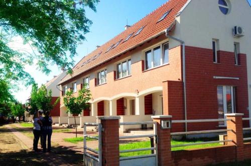 A szálláshely kívülről, Semiramis Apartman in Cserkeszőlő
