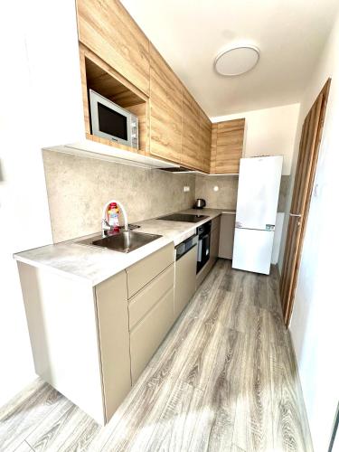 Prague 4 Modern Residence,Spacious 2BR Apartment in Praha-Šeberov