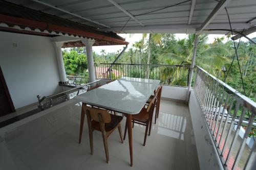 شرفة/ تراس, Wayanad Palm Grove Retreat 1st Floor in Kolagapaara