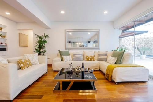 Luxury Ground Penthouse Terrace Lux Pool, BBQ, AC