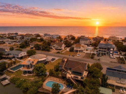New! Boat Dock /Pool /Hottub/ Waterfront/ Beach - Virginia