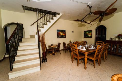 Vacation Rental Coral Spring, Falmouth JAM 8 BDRM in Corral Spring