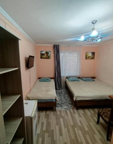 Гостевой дом Калинина 10 (Гостевои дом Калинина 10) in Cholpon-Ata