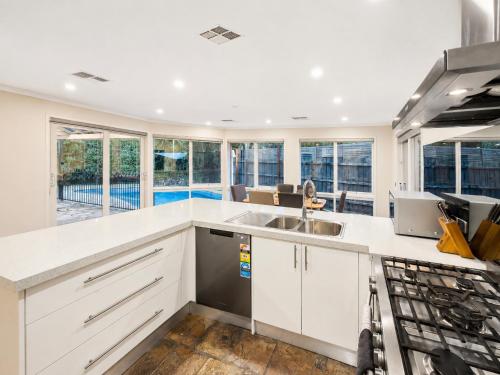 Relaxing 4BR Wantirna Home Everything You Need in 萬提那