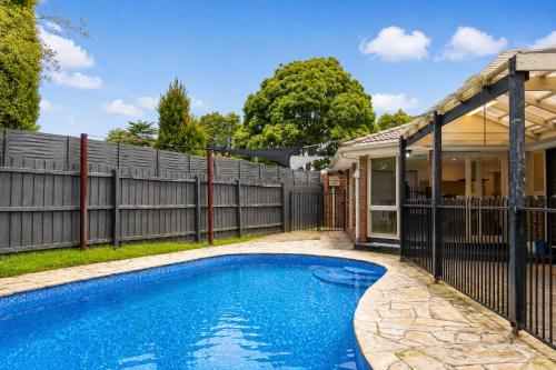 Relaxing 4BR Wantirna Home Everything You Need in 萬提那